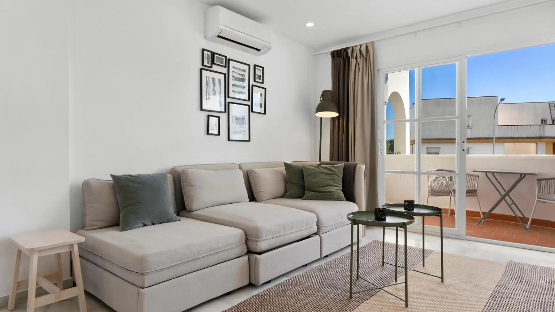 Apartment Cozy Retreat Near Torremolinos Beach By Costarentals - Ref 78